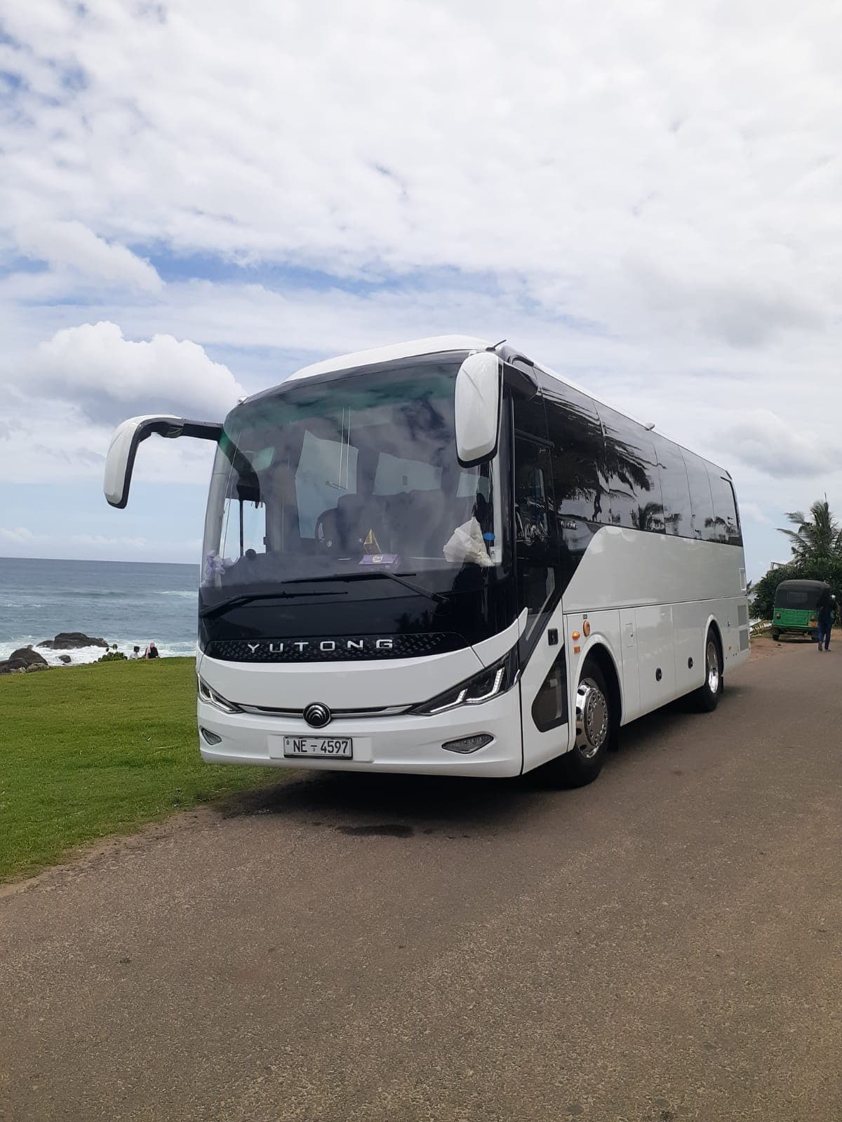 Luxury Coach — Yutong